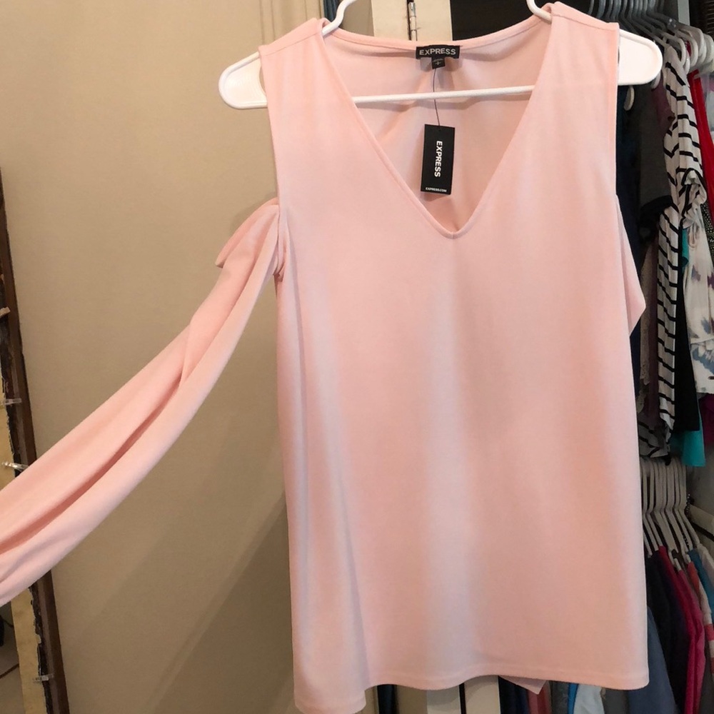 Open shoulder long sleeve